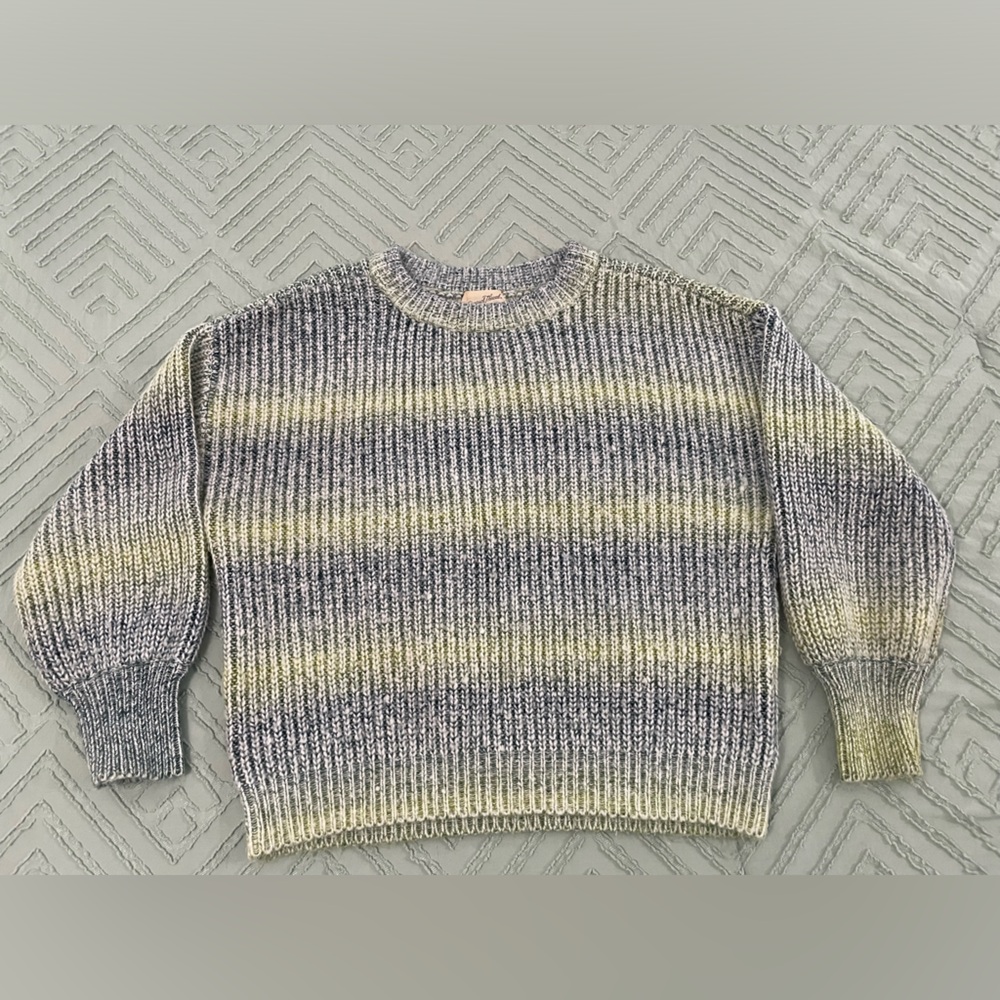 Universal Thread Thick Sweater (size S)